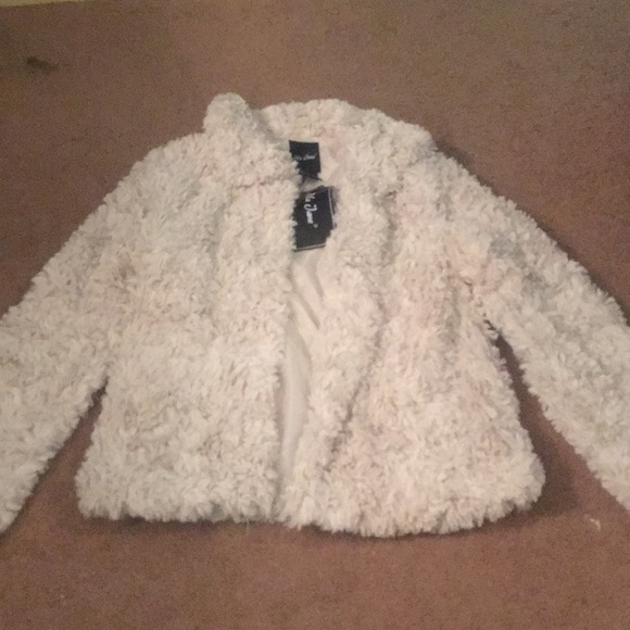 Faux fur jacket BRAND NEW - Picture 2 of 2
